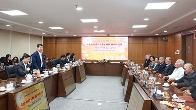 Gặp mặt, tri ân các thế hệ cán bộ hưu trí Khối Cơ quan Tổng công ty trước thềm Tết Nguyên Đán Bính Ngọ 2026