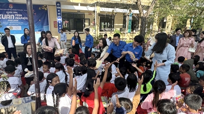 Programa de Voluntariado de Primavera: Espalhando Amor aos Estudantes em Regiões Montanhosas