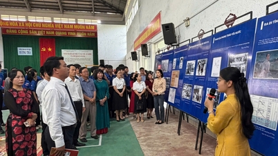 Apresentação da exposição "Ho Chi Minh - Retrato de um Homem" aos alunos.