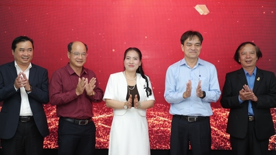 Pan Thach Ward otevírá kancelář Asociace kreativních startupů