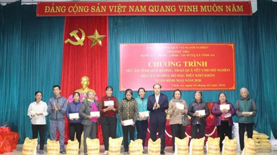สำนักข่าวต่างๆ ในจังหวัดฟู้เถาะได้เดินทางไปเยี่ยมและมอบของขวัญให้แก่ครอบครัวผู้ด้อยโอกาสและผู้ป่วยยากจน