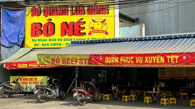 De nombreux restaurants à Hô Chi Minh-Ville affichent des panneaux indiquant qu'ils seront ouverts pendant toute la durée du Têt : les prix vont-ils augmenter ?