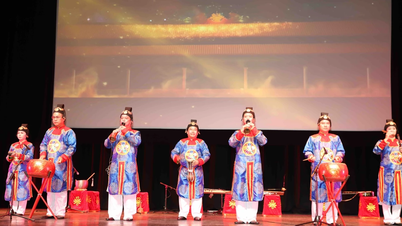 Spreading the essence of Hue Royal Court Music to the public in Northern Australia.