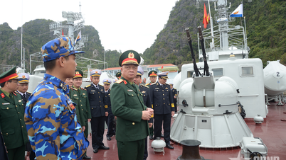 Jeneral Nguyen Quang Ngoc melawat, memeriksa, dan menyampaikan ucapan Tahun Baru kepada Divisyen ke-395 dan Briged ke-170.