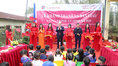 Agribank Lao Cai II, Ta Phin ve Cao Son'da iki okul projesini teslim etti.