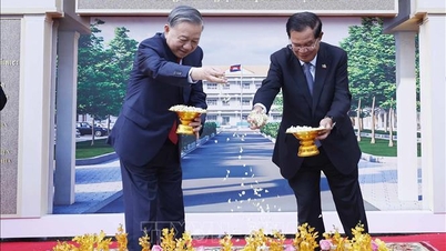 เลขาธิการใหญ่โต ลัม เข้าร่วมพิธีวางศิลาฤกษ์โรงเรียนมิตรภาพกัมพูชา-เวียดนาม