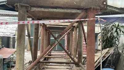 Η γέφυρα Long Bien αντιμετωπίζει σοβαρό περιστατικό, με αποκλεισμένη κυκλοφορία.