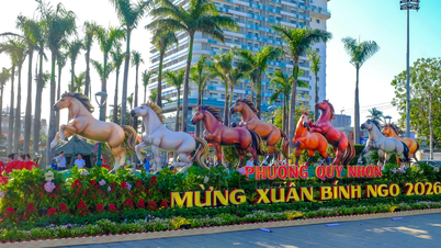 Quy Nhon Ward meresmikan sejumlah maskot untuk Tahun Kuda 2026 di Lapangan Kemenangan.