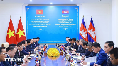Perdana Menteri Pham Minh Chinh bertemu dengan Perdana Menteri Kemboja Hun Manet.