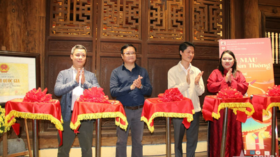 Redonner vie à la relique du temple de Quan Đế grâce à l'exposition « Couleurs de la tradition ».
