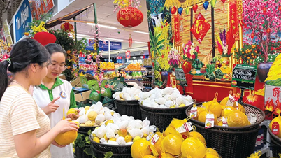 Supermarkeder øker lageret sitt av Tet-spesialiteter.