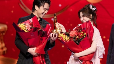 호아민지는 제31회 마이방 어워즈(2025)에서 부모님을 무대 위로 초대한 후 심경을 밝혔다.