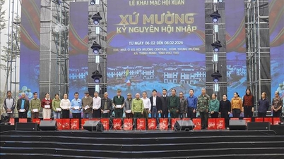 پارٹی کی اہم پالیسیوں کو عملی جامہ پہنانے کو یقینی بنانا۔