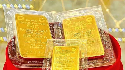 Harga emas pada 7 Februari: Melonjak tajam, mendekati 180 juta VND/ounce.
