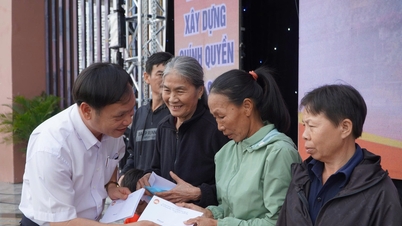 Wad Hoi An mengagihkan 300 hadiah Tet kepada orang yang memerlukan.