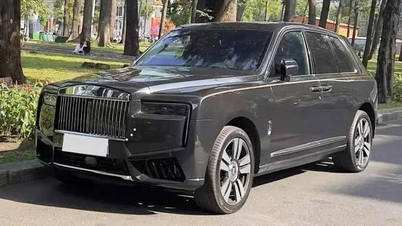 Het kost maar liefst 50 miljard VND om in Ho Chi Minh-stad over de openbare weg te rijden met een Rolls-Royce Cullinan Series II.