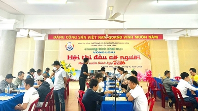Khanh Hoa: Upacara Pembukaan Turnamen Catur Manusia untuk Merayakan Tahun Baru Imlek 2026 (Tahun Kuda)