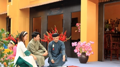 Las celebraciones tradicionales del Tet de las tres regiones de Vietnam convergen en la Ciudadela Imperial de Thang Long.