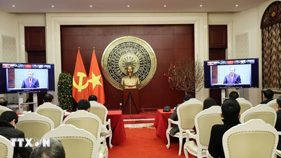 Partiorganisationerna i Kina är fast beslutna att omsätta resolutionen från partikongressen vid den 14:e nationalkongressen i praktiken så snart som möjligt.