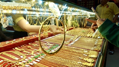 ក្នុង​រយៈពេល​ចុង​សប្តាហ៍​នេះ តម្លៃ​មាស និង​ប្រាក់​បាន​កើនឡើង​ខ្លាំង។