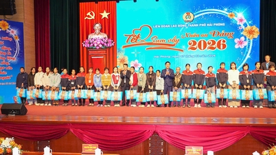 Hai Phong menghabiskan lebih dari 60 miliar VND untuk mengurus perayaan Tet bagi anggota serikat pekerja dan para buruh.