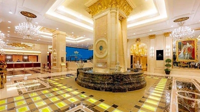 Hotel-hotel mewah selalunya mempunyai lantai bersalut emas, yang kemudiannya ditanggalkan dan dijual apabila harga emas meningkat.