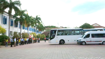 Nha Trang University organized 7 bus trips to take students home for Tet (Lunar New Year) celebrations.