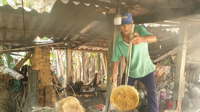 I remember the "smell of young sugarcane."