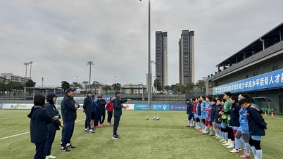 A seleção feminina vietnamita está se preparando para dois jogos contra a China.