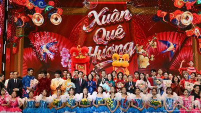 [Foto] Presiden Luong Cuong dan istrinya menghadiri Program Pertukaran Seni Tanah Air Musim Semi 2026