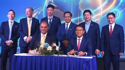 Serangkaian kesepakatan bernilai miliaran dolar untuk mengaktifkan pusat keuangan internasional telah ditandatangani di Kota Ho Chi Minh.