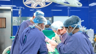 Femeie în vârstă de 95 de ani, în stare critică din cauza colecistitei necrozante.