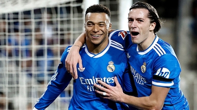 Le Real Madrid remporte un match palpitant, Arbeloa déclare que Mbappé surpasse Ronaldo.