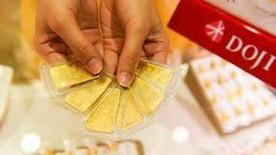 Harga emas meneruskan trend menaik yang kukuh.