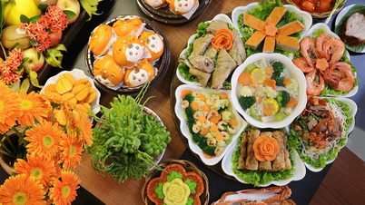 Během Festivalu boha kuchyně Vietnamci vzpomínají na své rodinné tradice.