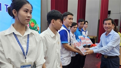 勤勉な学生に278人のルオンディンクア奨学金が授与されました。