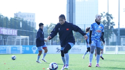 ベトナム女子代表チームは中国でのトレーニングキャンプで活発にトレーニングを行っている。