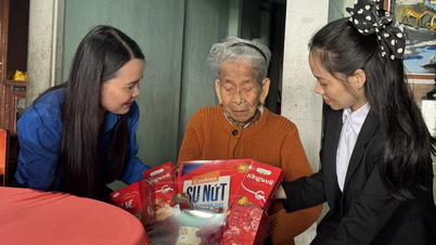 Una conmovedora cena de Nochevieja con las Heroicas Madres Vietnamitas.