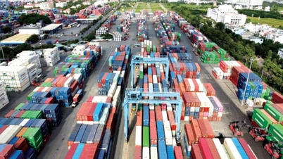 Les importations ont fortement augmenté, entraînant un déficit commercial en janvier.