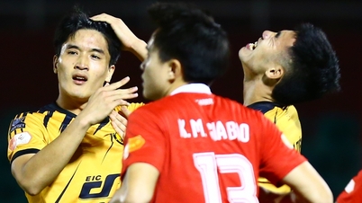 El presidente Đệ entrega bonificaciones y el equipo de fútbol de Thanh Hóa afronta el Año Nuevo Lunar con preocupaciones.