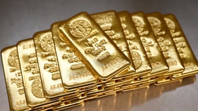 Vàng trong nước tăng gần 2 triệu đồng/lượng, vàng thế giới thử thách mốc 5.000 USD/ounce