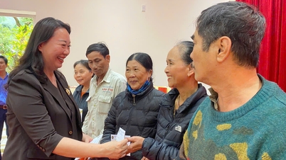 Se distribuyeron casi 290 paquetes de regalo de Tet (Año Nuevo Lunar) a personas desfavorecidas en la comuna de Phu Loc.
