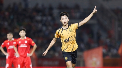 Quem marcou dois gols espetaculares que ajudaram o Thanh Hoa FC a garantir uma vitória surpreendente na V-League?