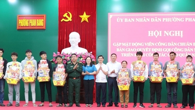 Le quartier de Phan Rang a organisé une réunion pour encourager les citoyens se préparant au service militaire.