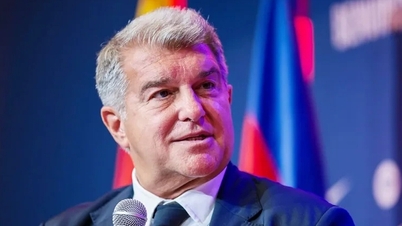 Presiden Barcelona secara tak terduga mengumumkan pengunduran dirinya.
