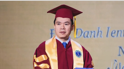 សាស្ត្រាចារ្យមកពីខេត្តបាក់និញទទួលបានគ្រឿងឥស្សរិយយសបារាំងលំដាប់ដូងសិក្សា។