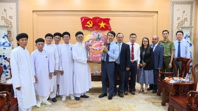 Le secrétaire adjoint du comité provincial du Parti, Nguyen Ngoc Luong, a reçu des délégations de dignitaires religieux venus présenter leurs vœux du Nouvel An.