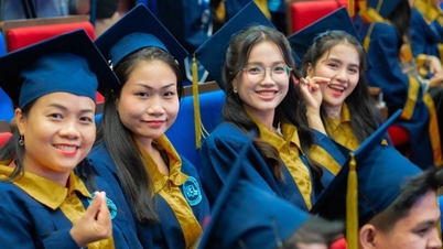 Universitetet bruker store penger på å rekruttere forelesere, med den høyeste lønnen på 75 millioner VND.