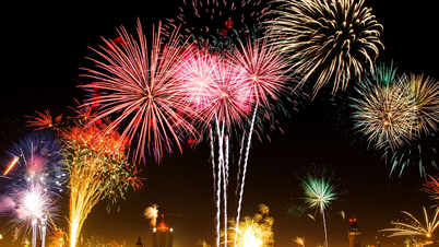 Brilliant fireworks illuminate the sky, conveying the wish for "success and prosperity" in the Spring of the Year of the Horse.