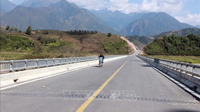 Achèvement urgent des tronçons de raccordement de l'autoroute Noi Bai - Lao Cai avec la province de Lai Chau.